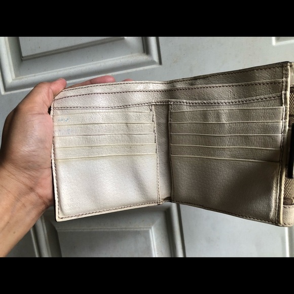 Authentic Gucci Wallet - Picture 4 of 7